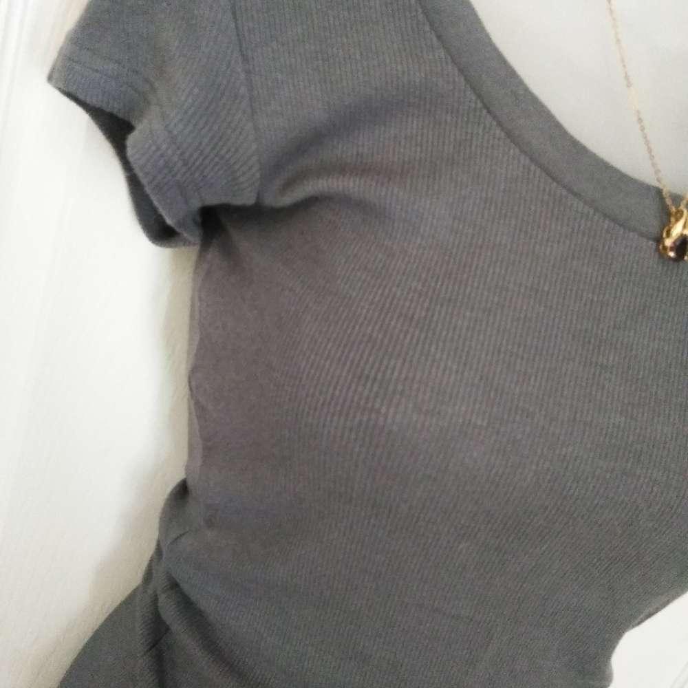 Gray Derek Heart short sleeve tee size small - Picture 3 of 4